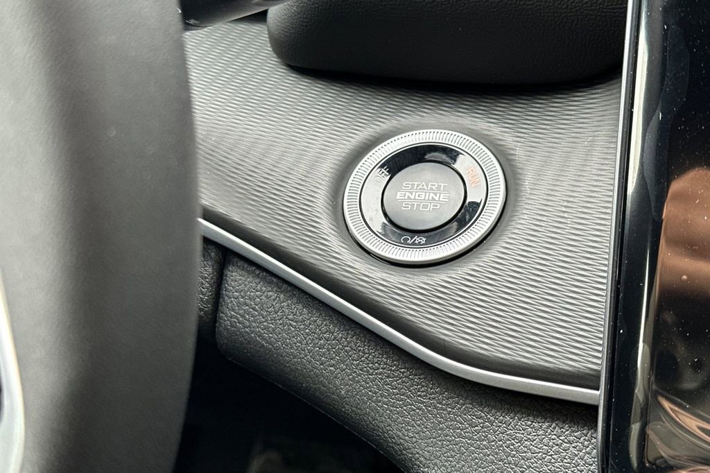 New 2025 Jeep Grand Cherokee Altitude image 22