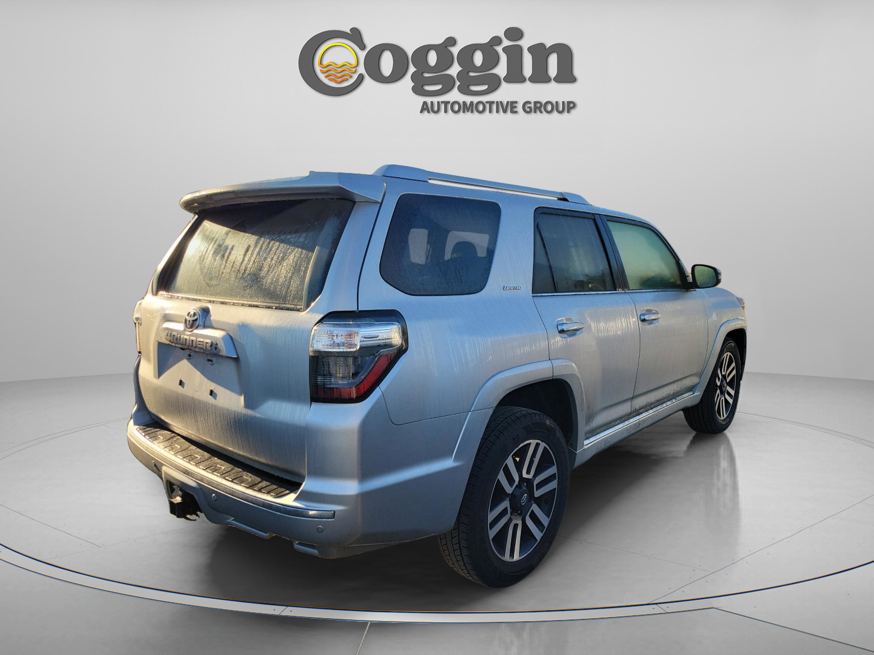 Used 2023 Toyota 4Runner Limited RWD image 5