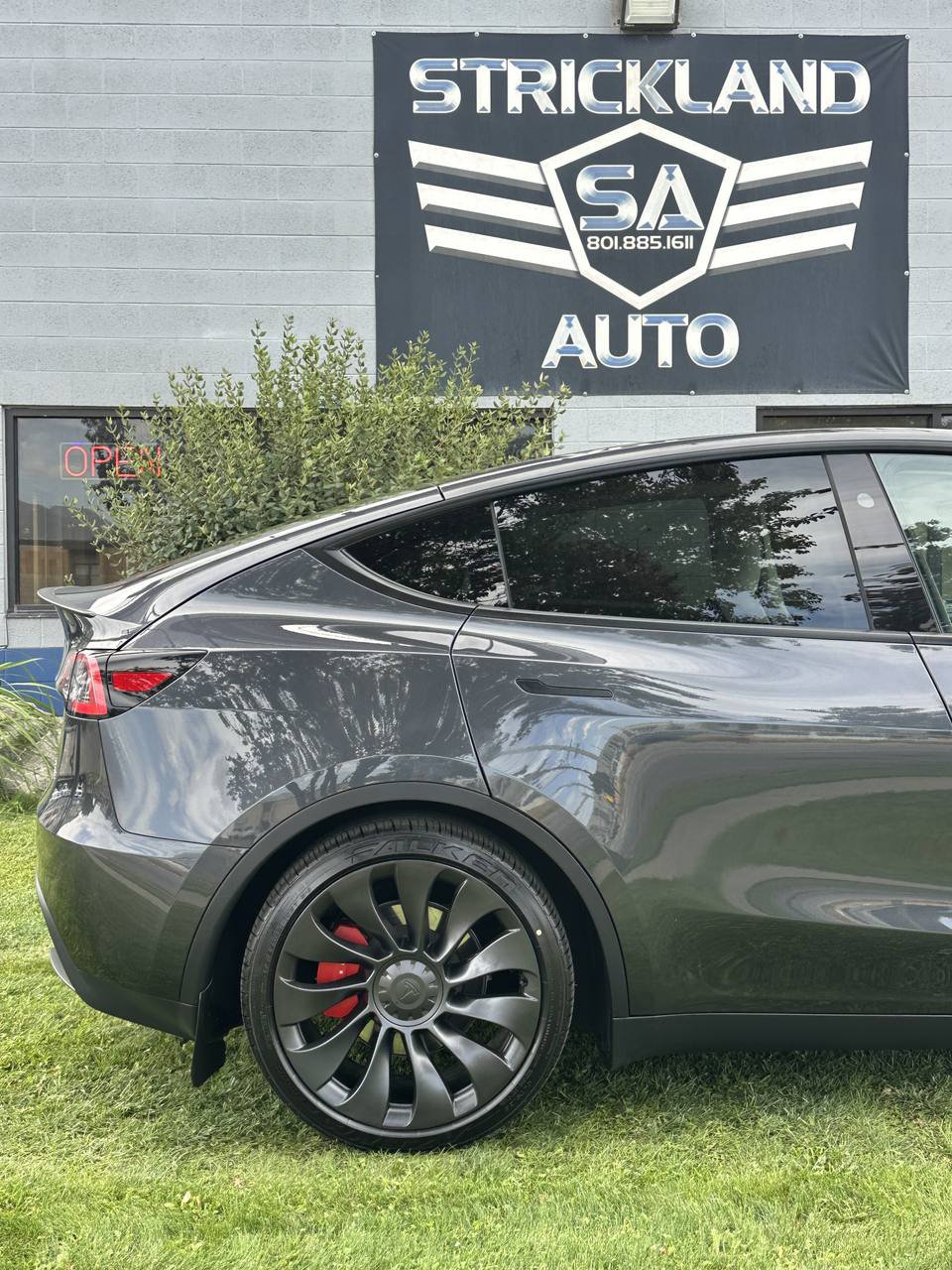 Used 2025 Tesla Model Y Performance AWD/4WD image 6