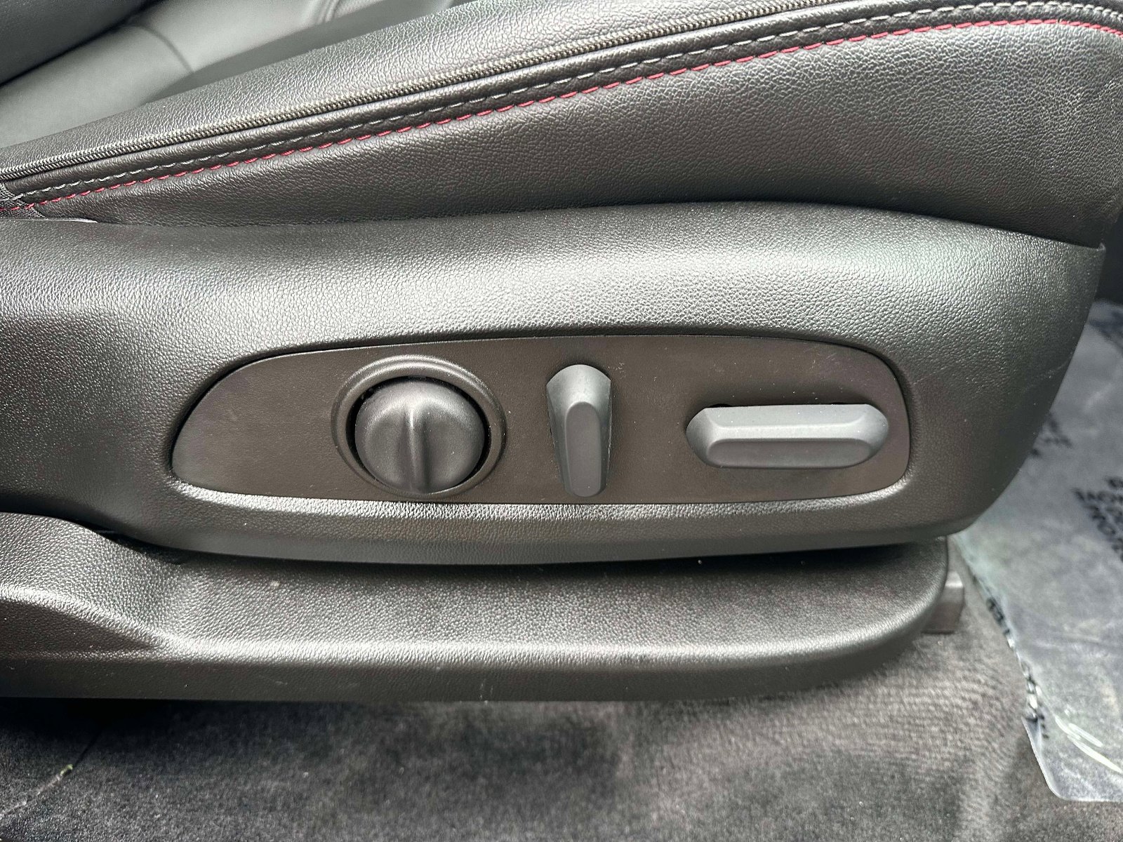 Certified 2023 Chevrolet Traverse RS image 30