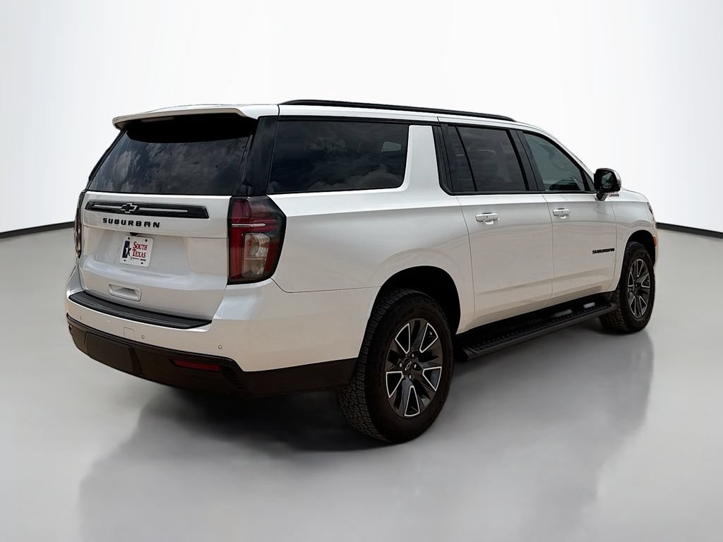 Used 2023 Chevrolet Suburban Z71 w/ Luxury Package AWD/4WD image 7
