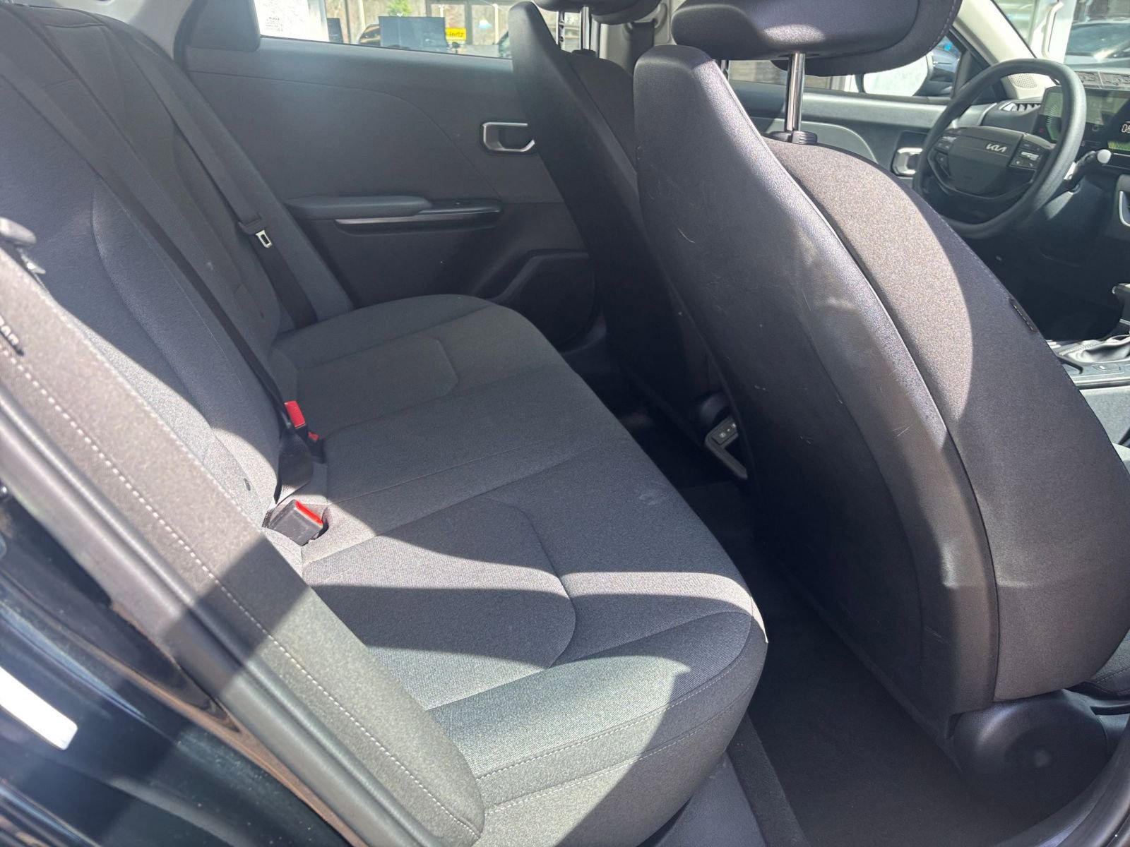 Used 2025 Kia K4 LXS image 39