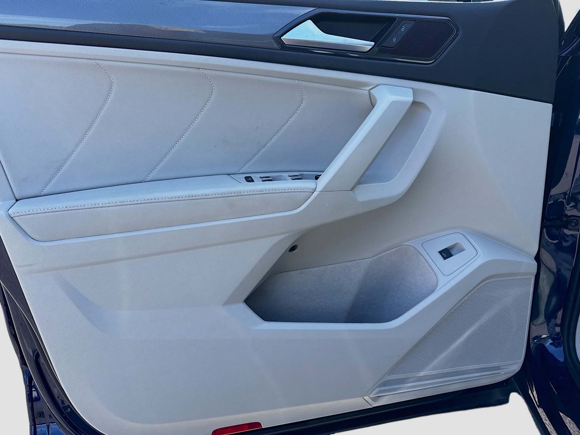 Used 2022 Volkswagen Tiguan SE image 23