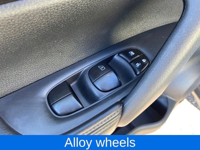 Used 2020 Nissan Rogue SV image 14