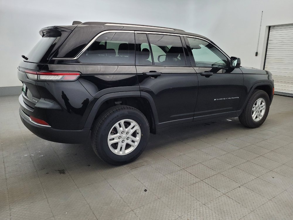Used 2023 Jeep Grand Cherokee Laredo AWD/4WD image 10