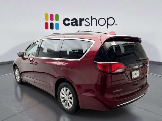 Used 2018 Chrysler Pacifica Touring Plus image 3