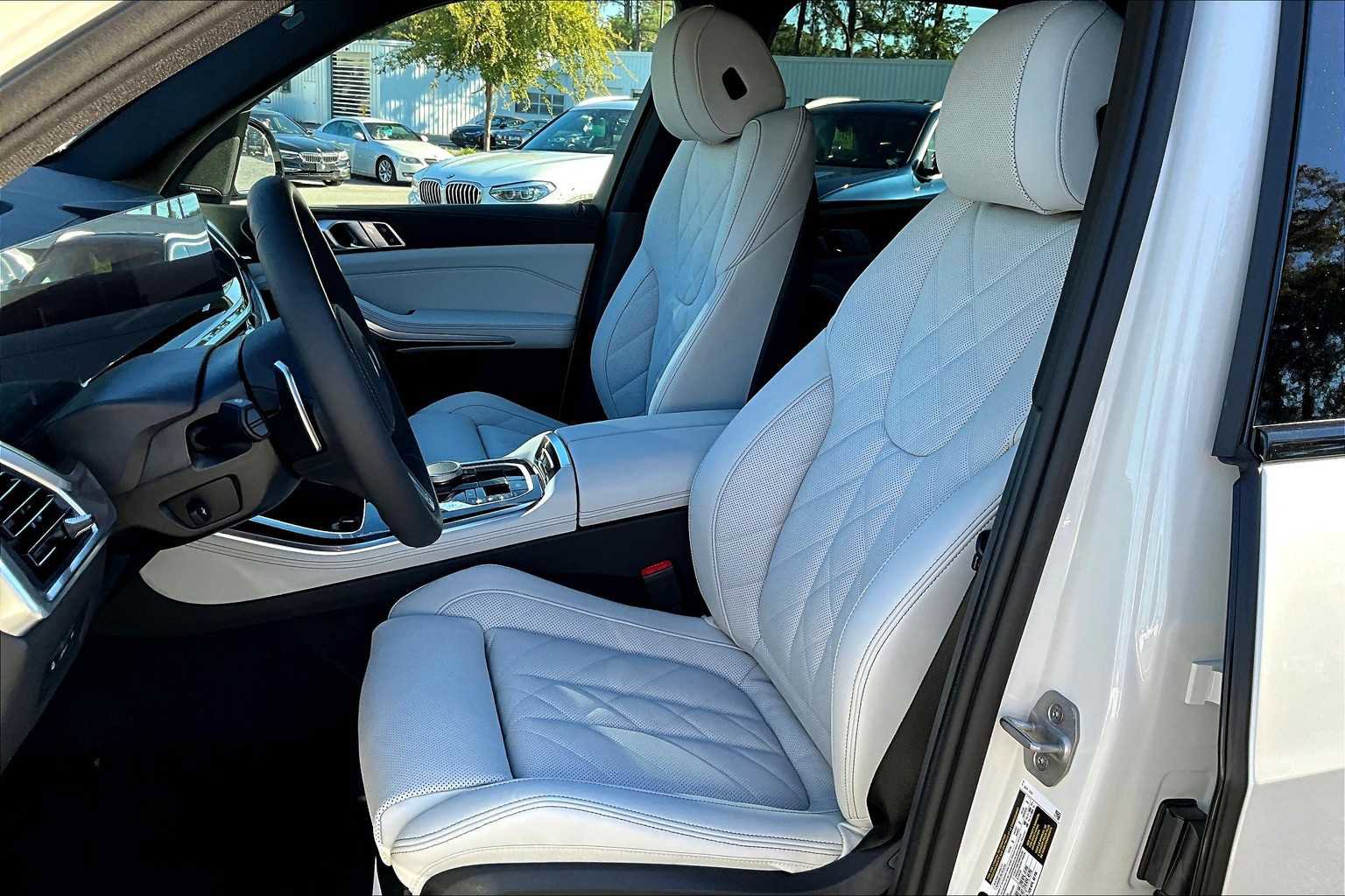 New 2026 BMW X5 xDrive40i w/ M Sport Package image 9