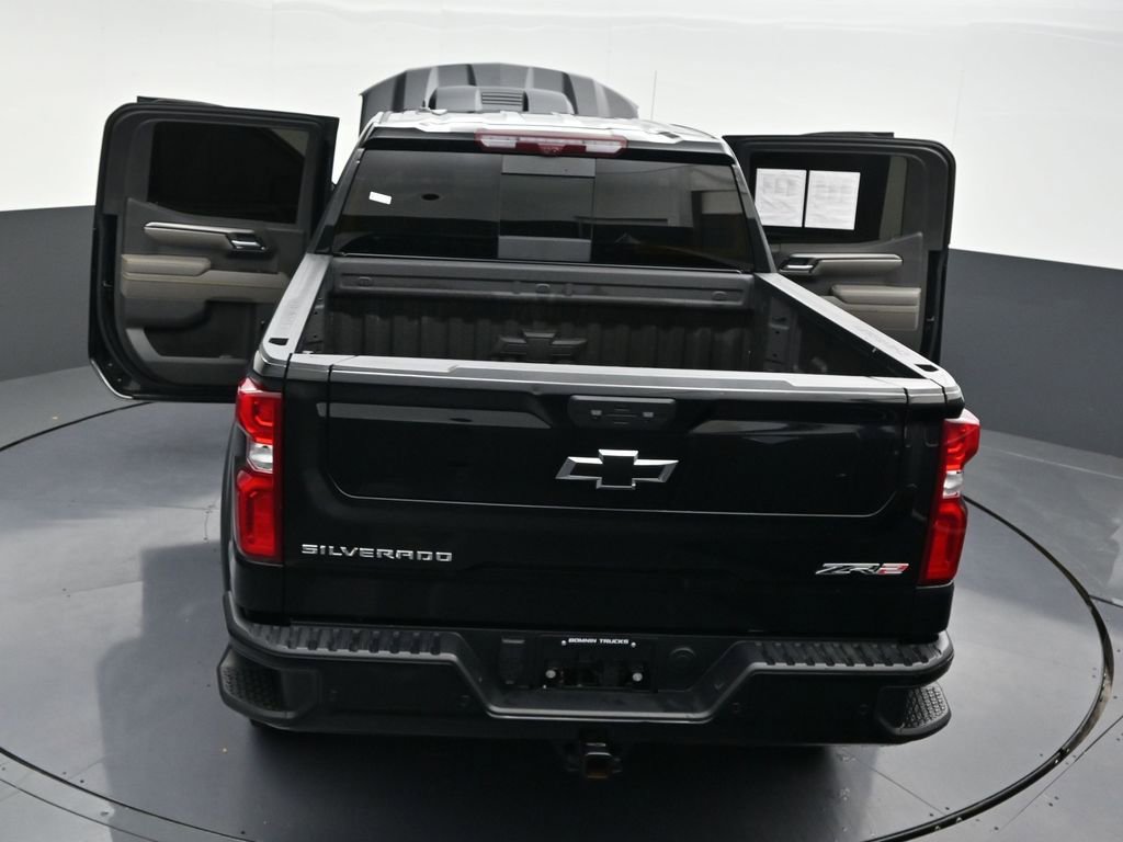 Used 2025 Chevrolet Silverado 1500 ZR2 w/ Technology Package image 36