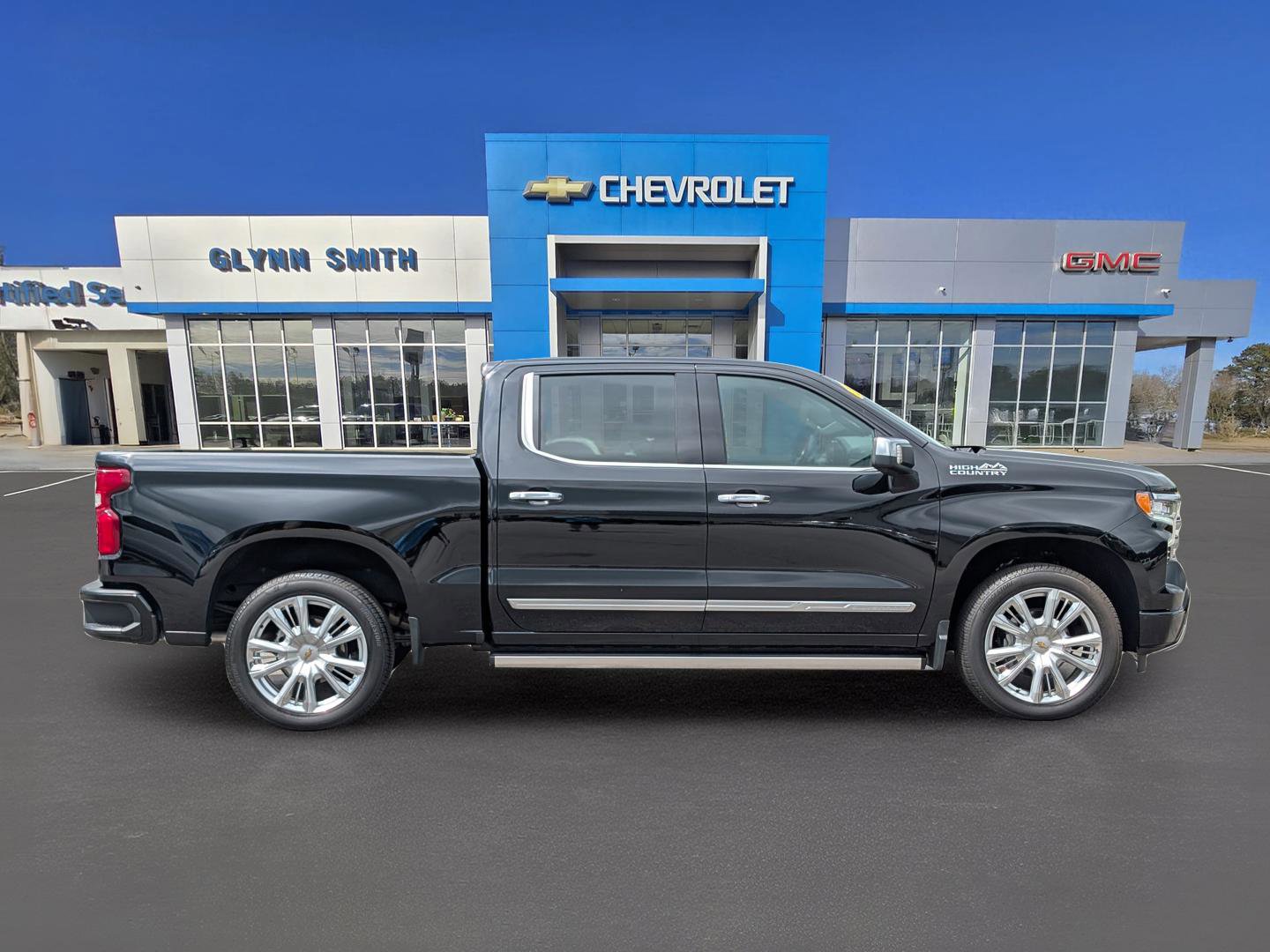 Used 2025 Chevrolet Silverado 1500 High Country w/ High Country Premium Package image 8