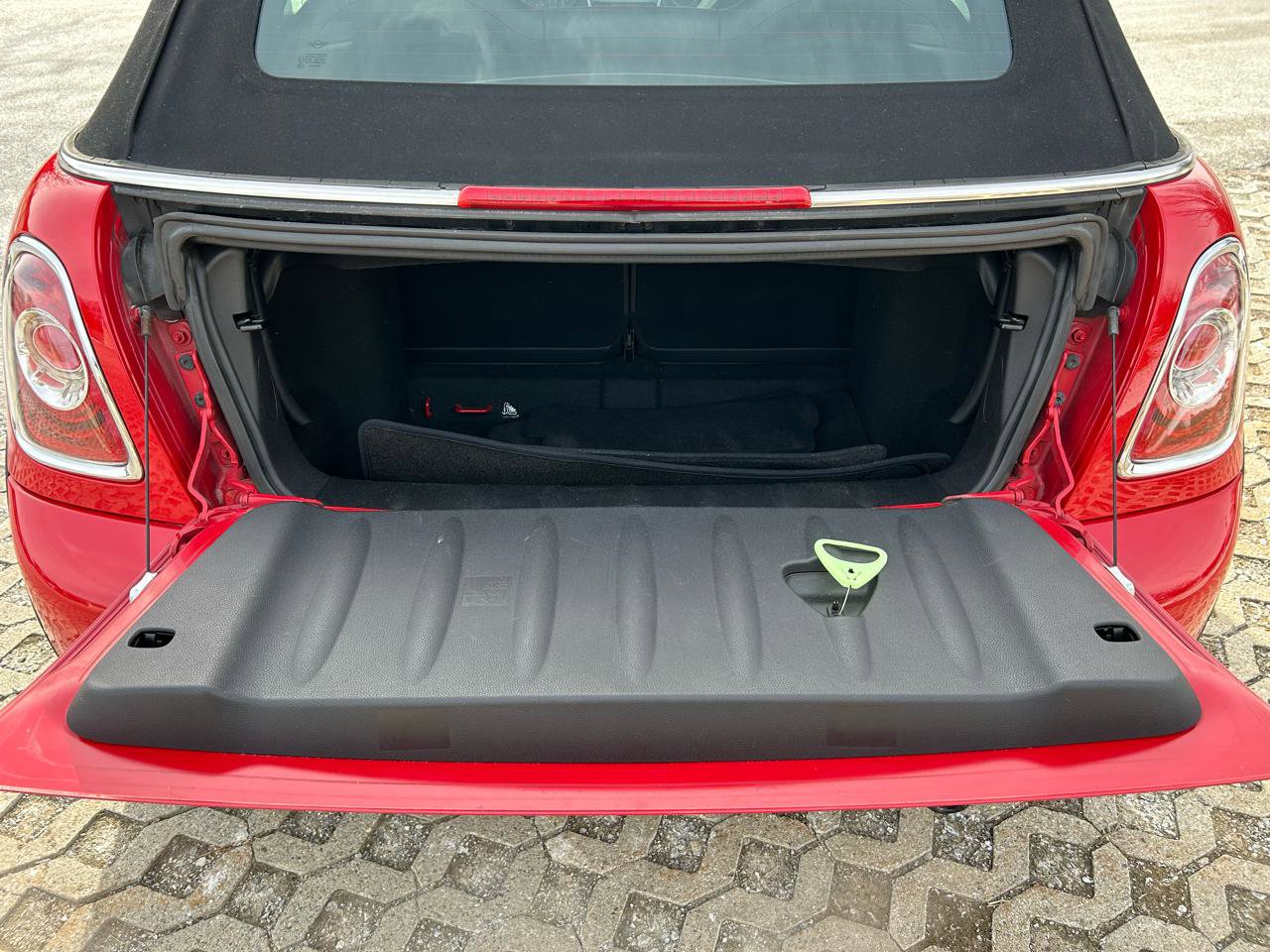 Used 2013 MINI Cooper Convertible image 19