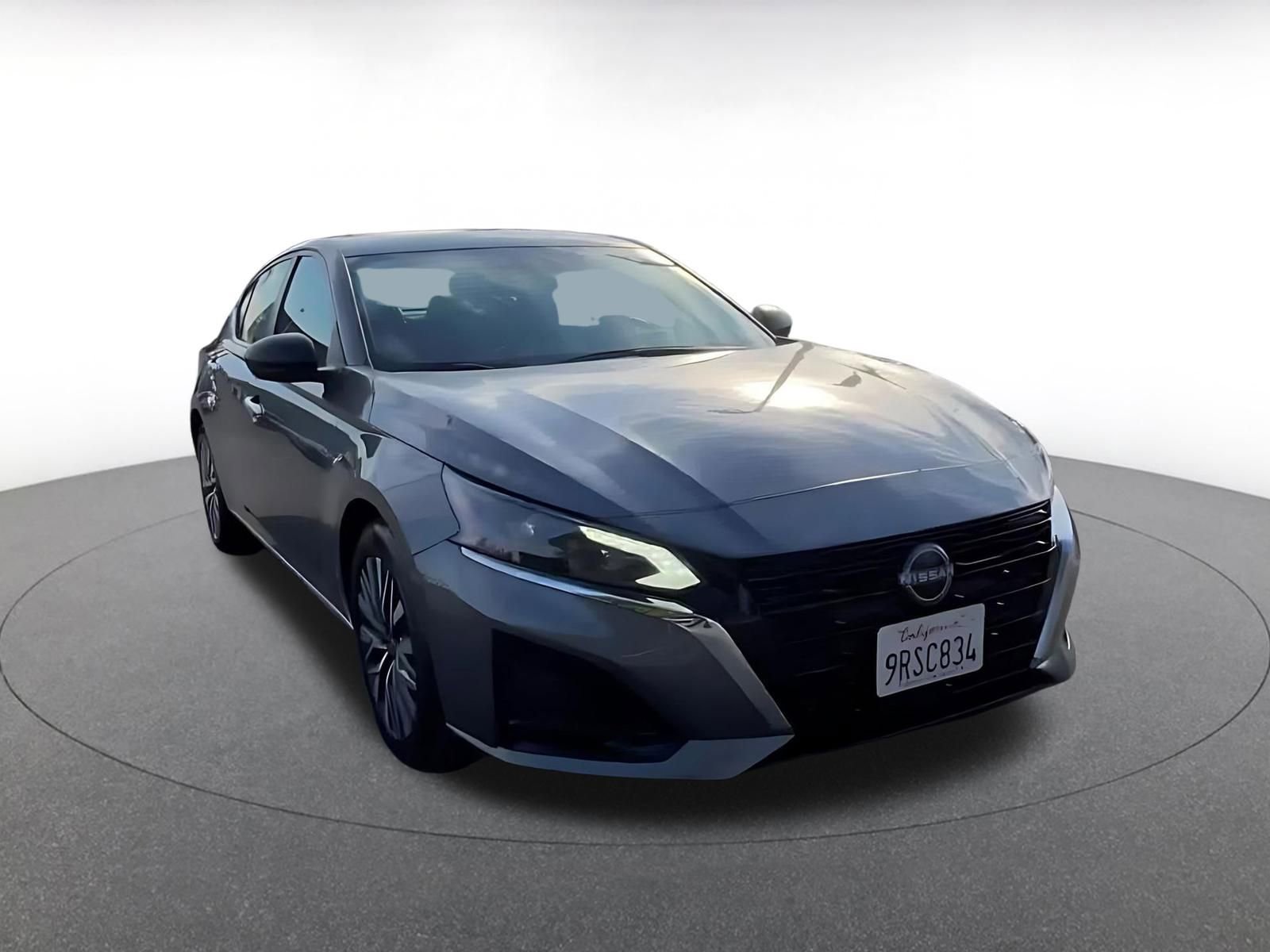 Used 2025 Nissan Altima 2.5 SV image 3