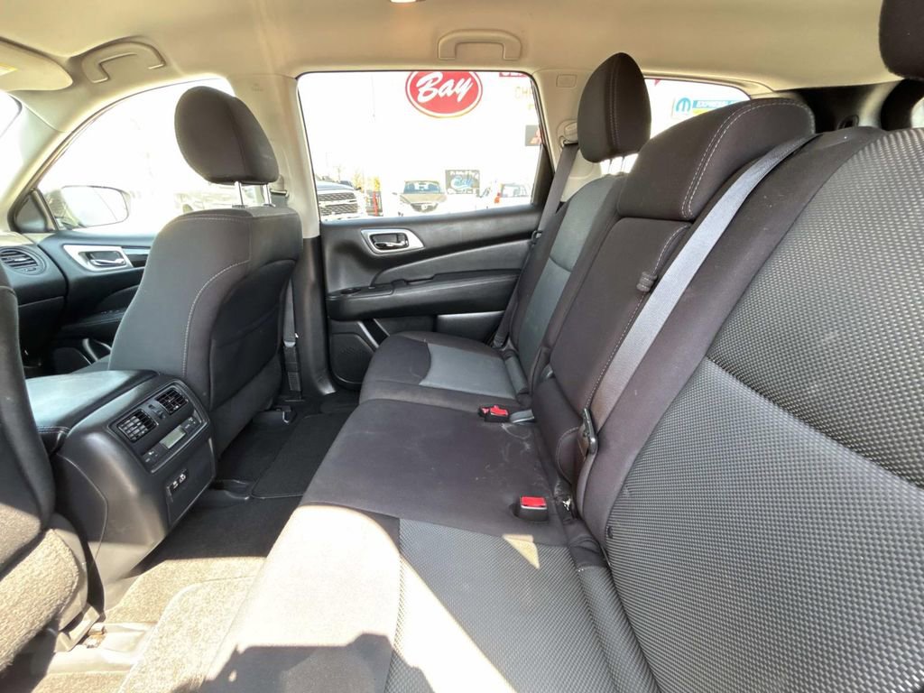 Used 2020 Nissan Pathfinder S AWD/4WD image 11