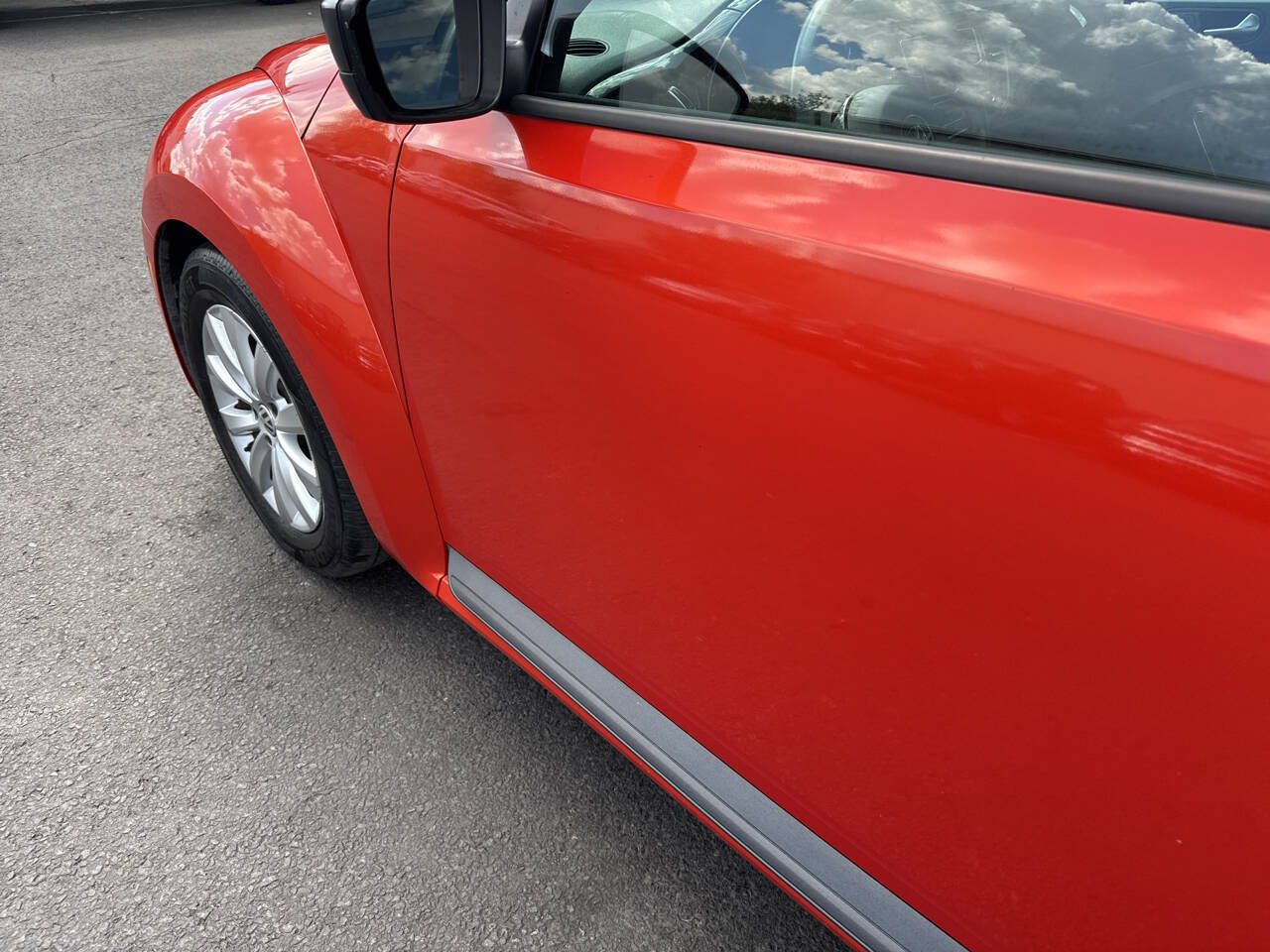 Used 2017 Volkswagen Beetle 1.8T Classic FWD image 27