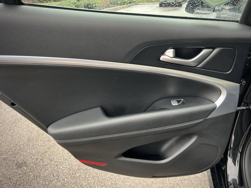 Used 2022 Genesis G70 2.0T image 21