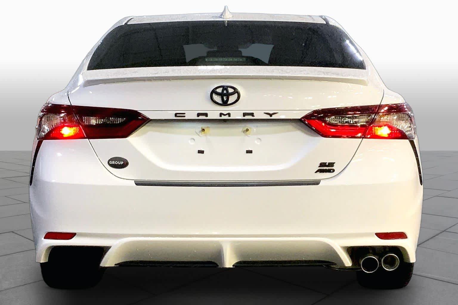 Used 2023 Toyota Camry SE AWD/4WD image 5