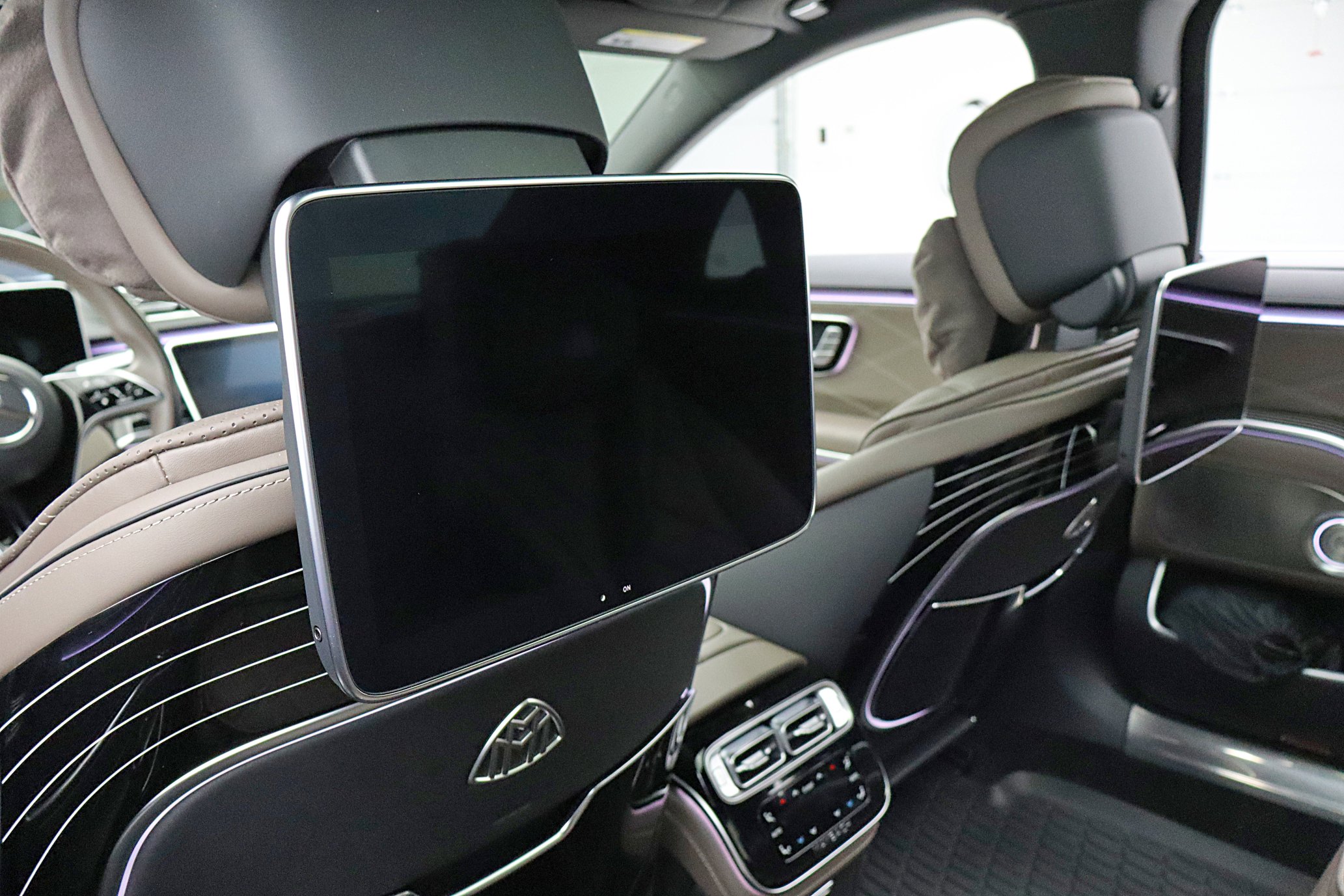 Used 2024 Mercedes-Benz Maybach S 580 4MATIC image 35