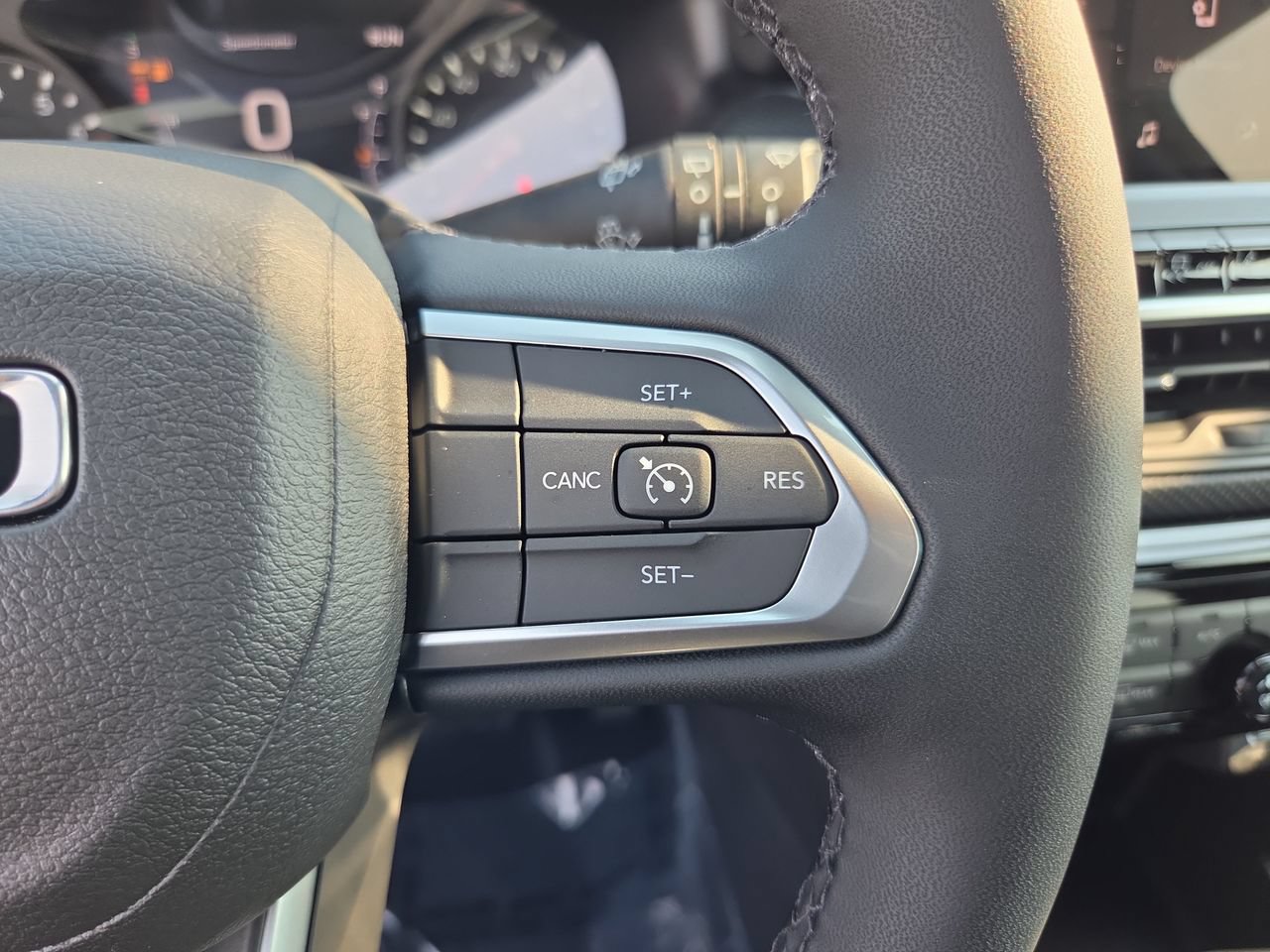 New 2026 Jeep Compass Latitude AWD/4WD image 29
