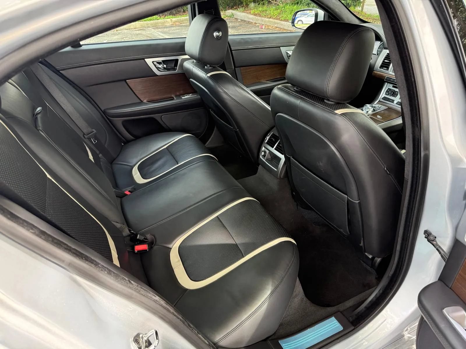 Used 2014 Jaguar XF 3.0 AWD/4WD image 16