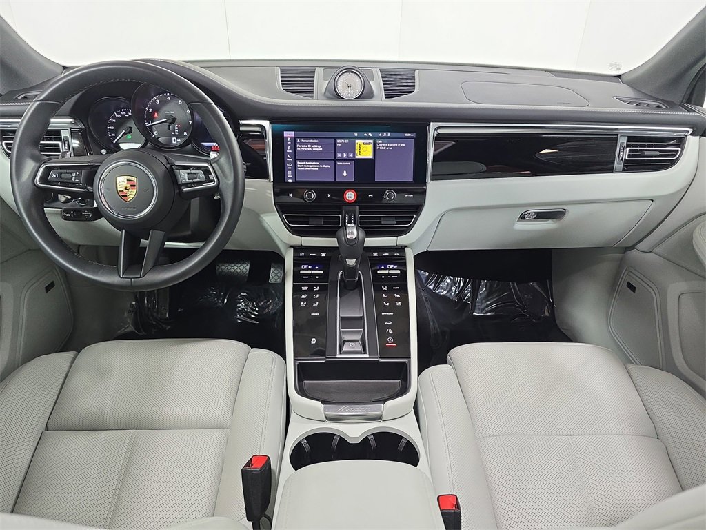 Used 2025 Porsche Macan image 13