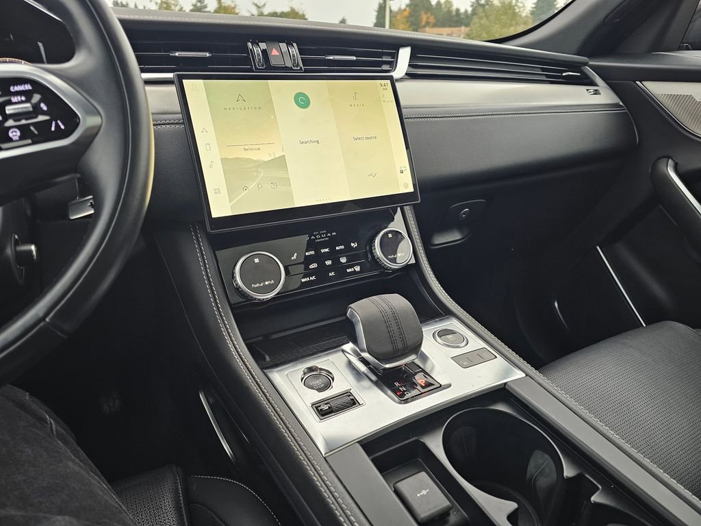 Used 2024 Jaguar F-PACE R-Dynamic S image 30