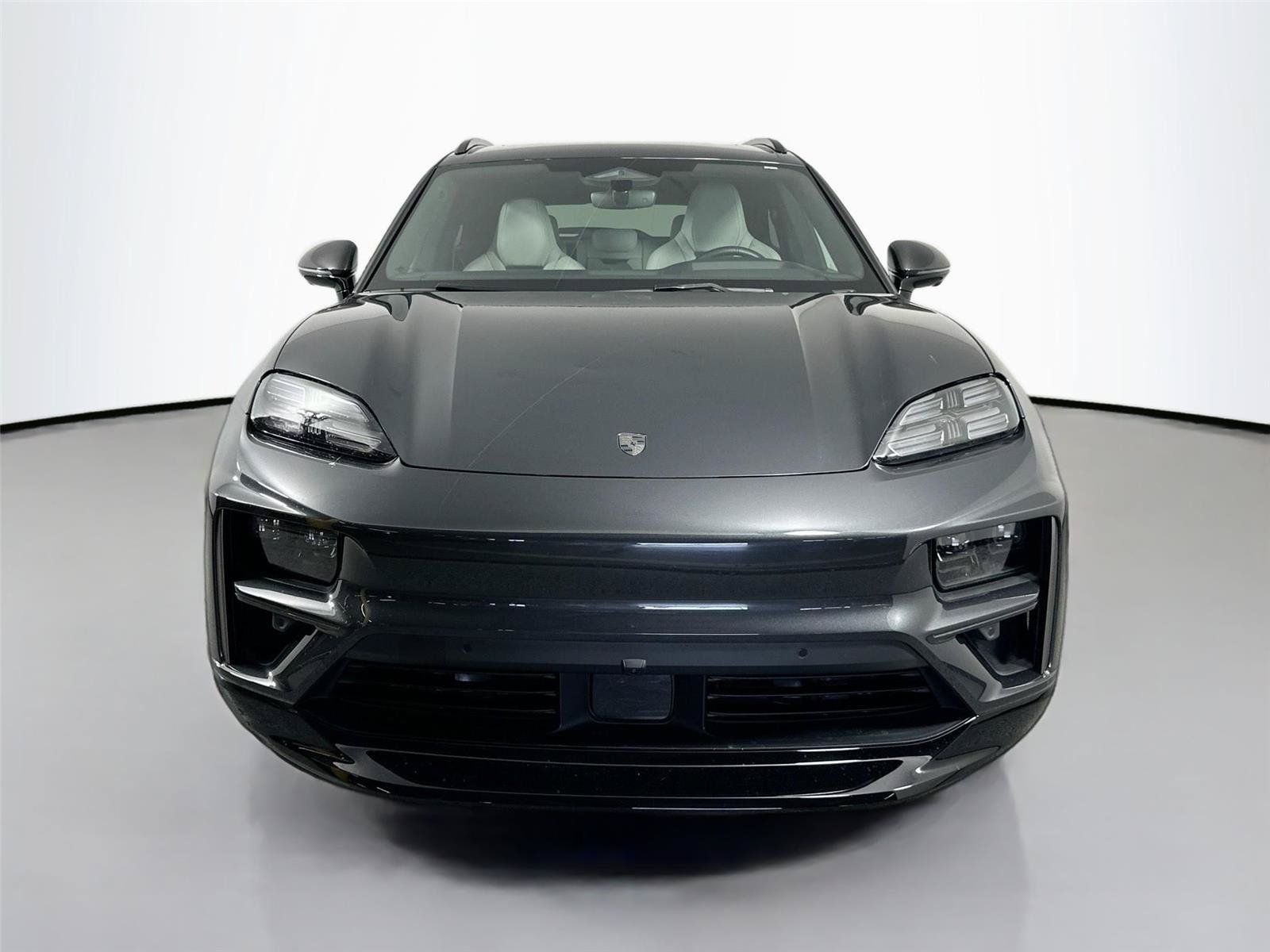 Certified 2024 Porsche Macan Turbo Electric AWD/4WD image 10