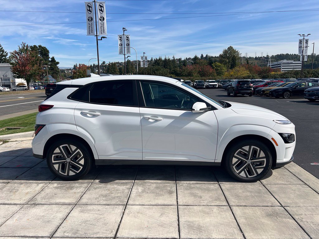 Certified 2023 Hyundai Kona SE FWD image 8