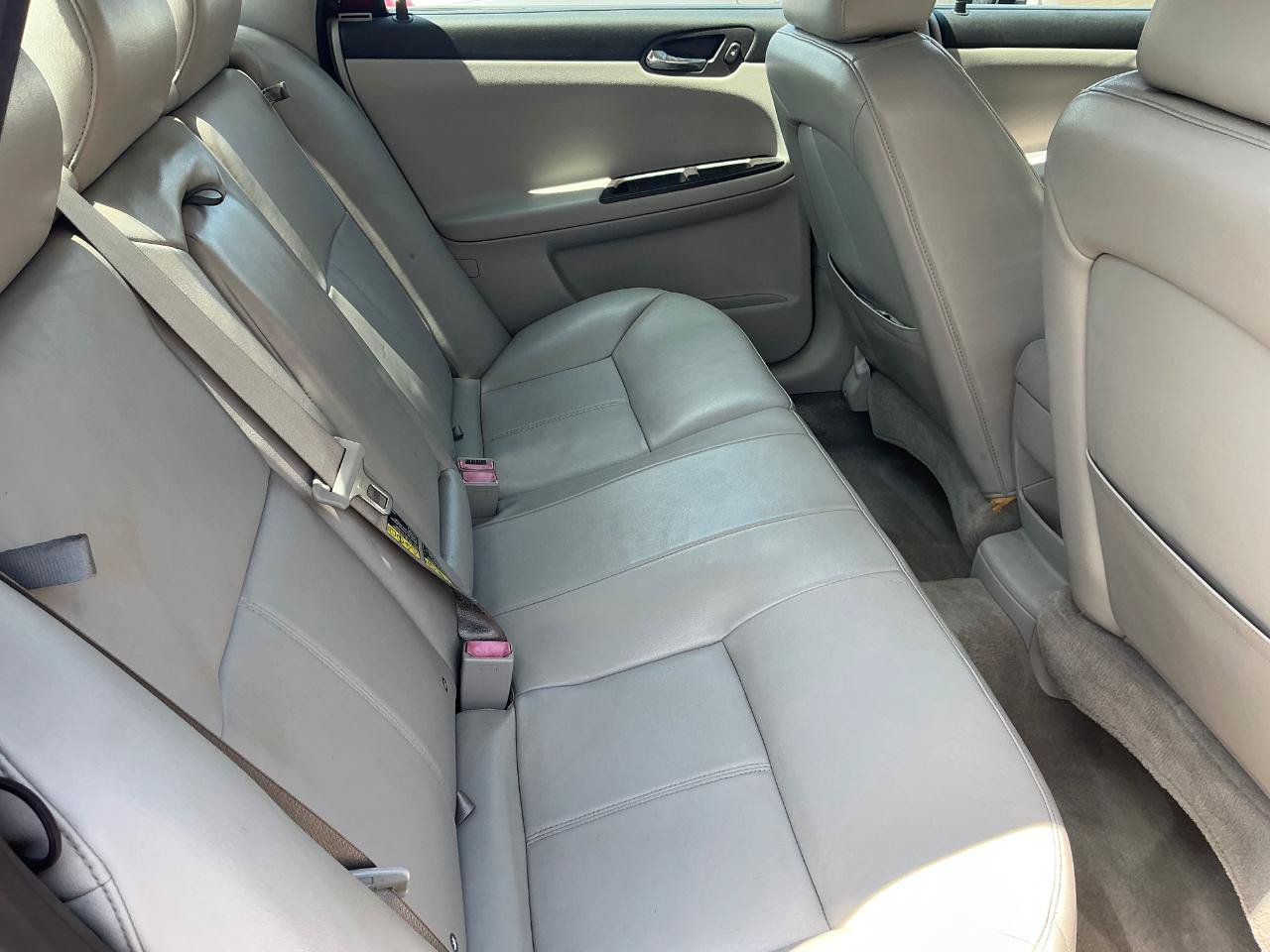 Used 2008 Chevrolet Impala LT w/ Luxury Edition Package FWD image 11