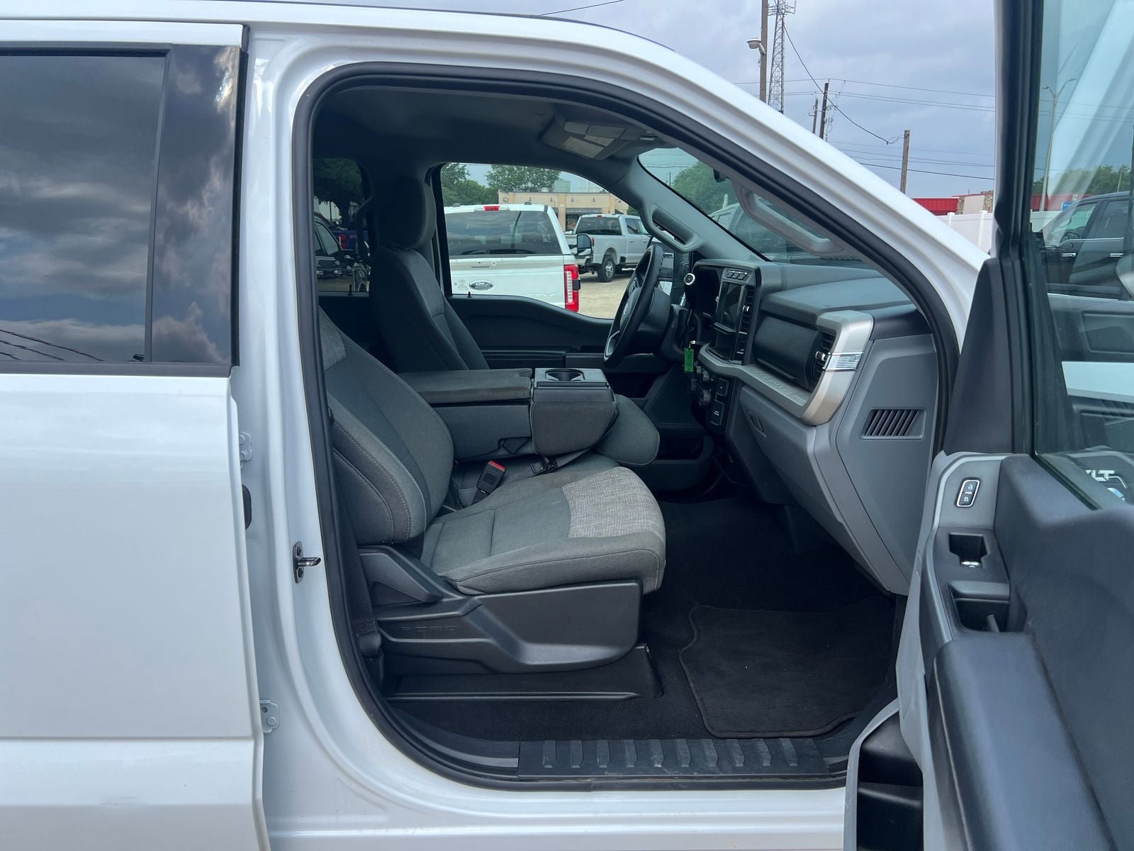 Used 2024 Ford F250 XLT AWD/4WD image 9