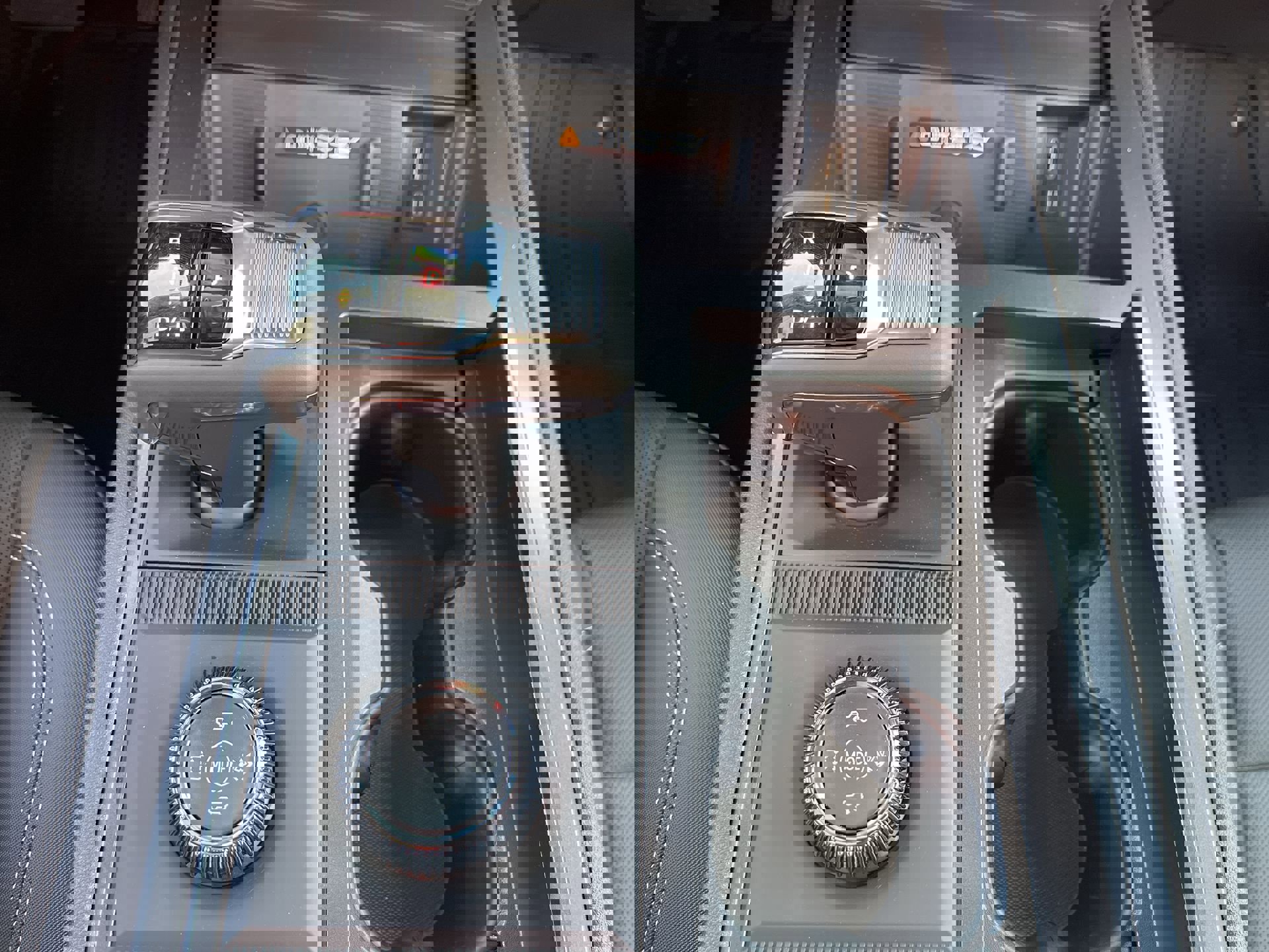 New 2026 GMC Hummer EV SUV w/ LPO, Roof Cross Rail Package image 50