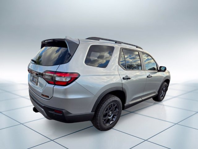 New 2026 Honda Pilot TrailSport image 4