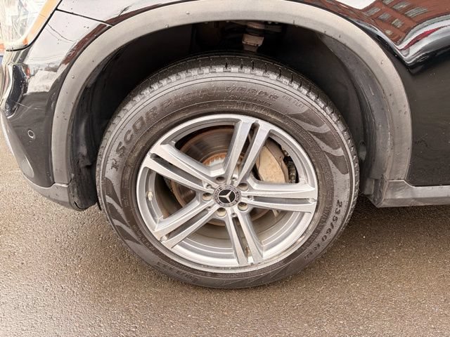 Used 2022 Mercedes-Benz GLC 300 4MATIC w/ Driver Assistance Package image 9