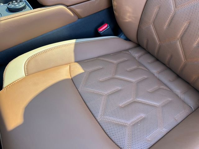 New 2026 Nissan Pathfinder Platinum image 13