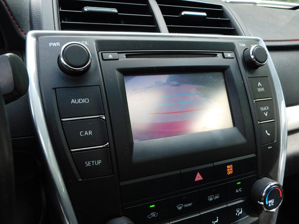 Used 2017 Toyota Camry SE w/ Moonroof Package FWD image 12