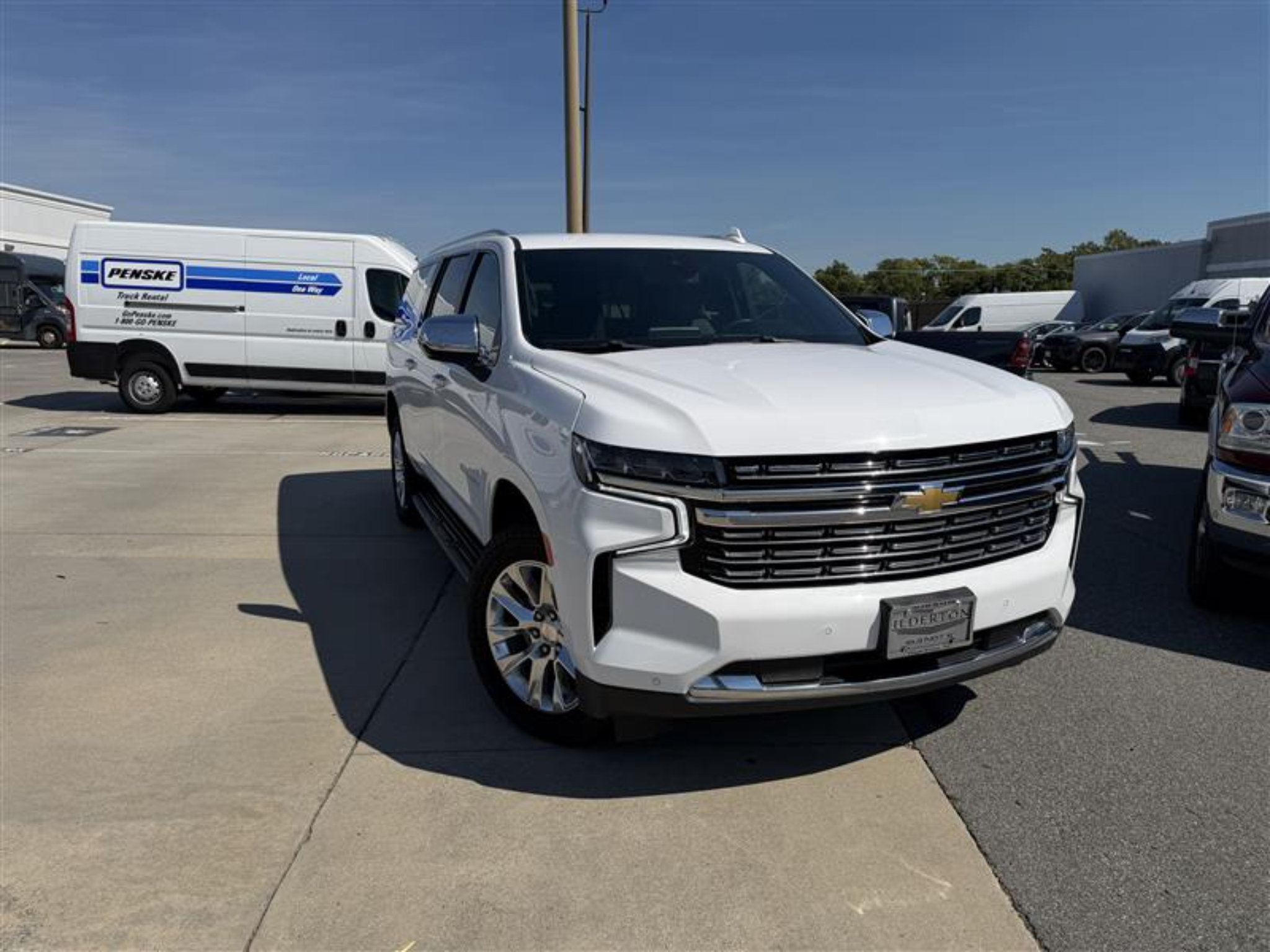 Used 2023 Chevrolet Suburban Premier AWD/4WD image 7