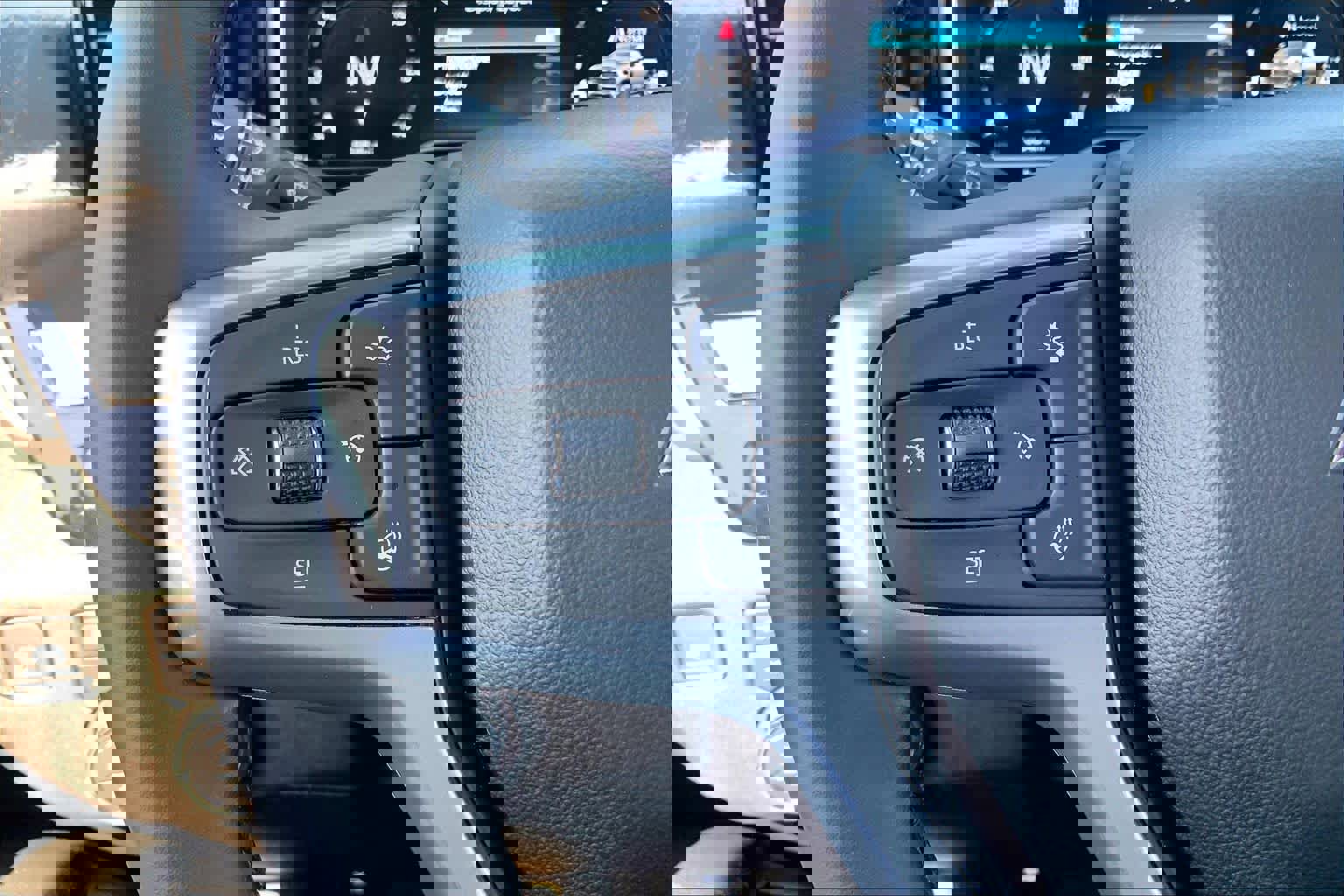 Used 2024 Chevrolet Silverado 2500 LTZ w/ LTZ Convenience Package image 24