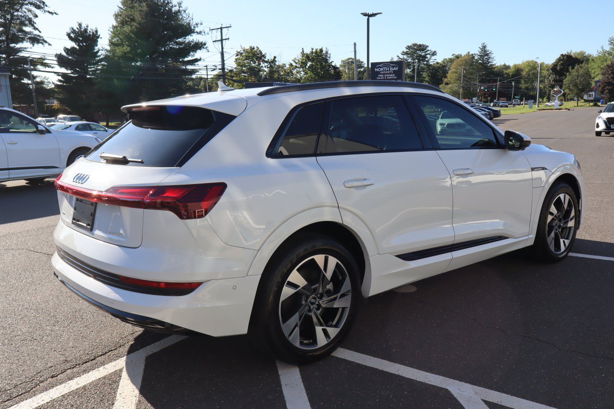 Used 2021 Audi e-tron Premium w/ Convenience Plus Package AWD/4WD image 7