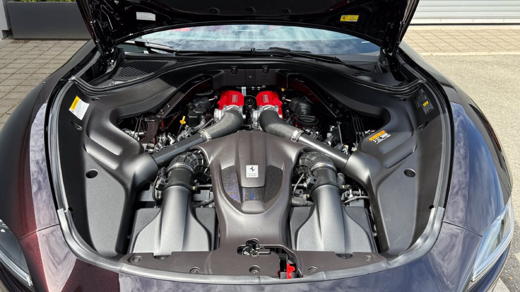 Used 2026 Ferrari Roma Spider RWD image 7