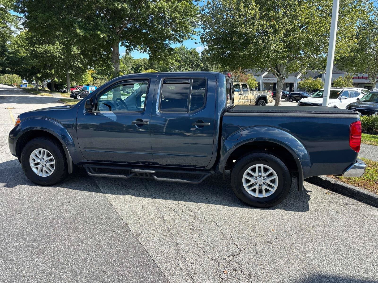 Used 2021 Nissan Frontier SV AWD/4WD image 2