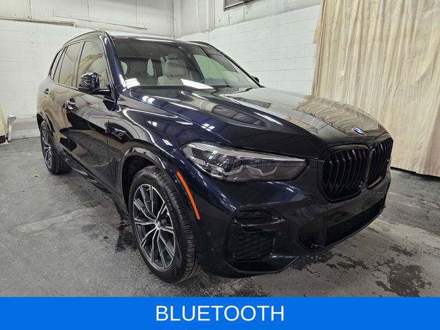 Used 2022 BMW X5 xDrive40i w/ M Sport Package image 4