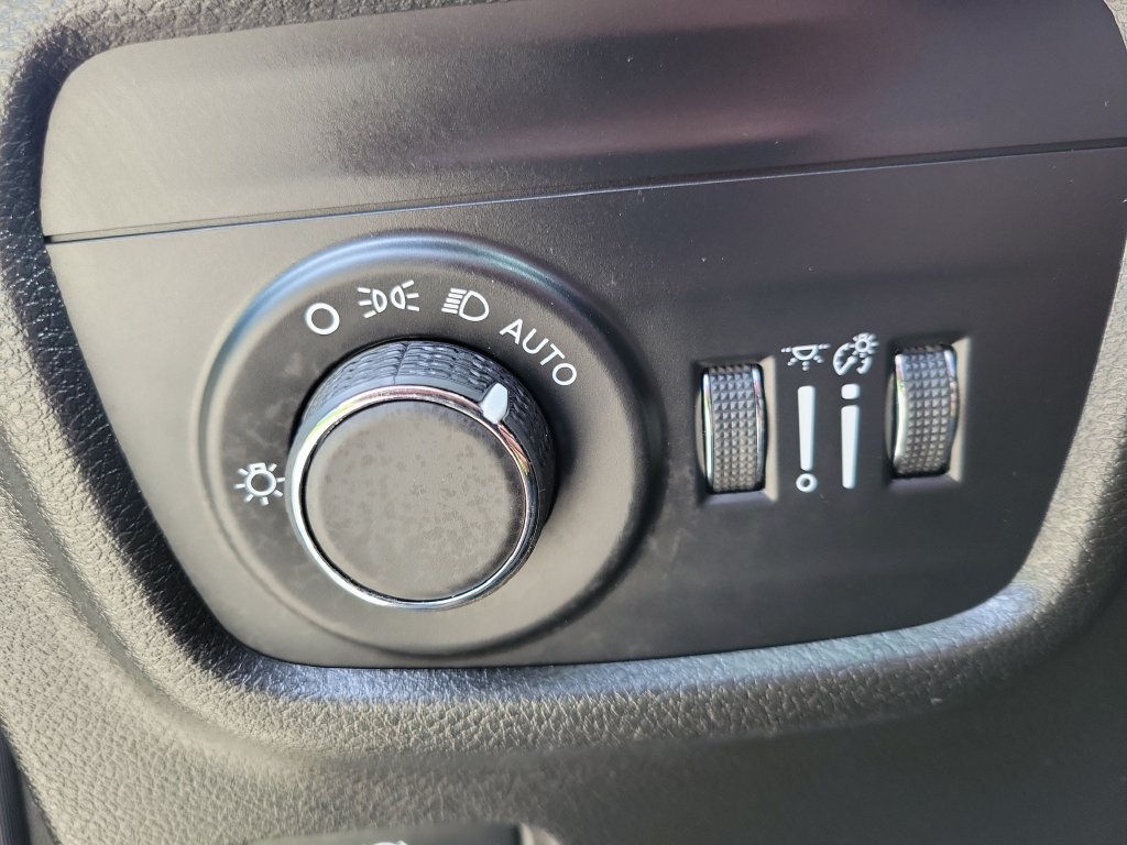 Used 2023 Jeep Grand Cherokee Laredo X AWD/4WD image 22