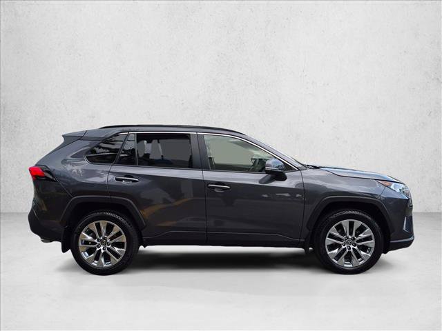 Used 2019 Toyota RAV4 XLE Premium FWD image 4