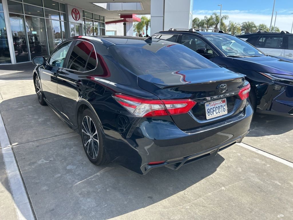 Used 2019 Toyota Camry SE w/ Carpet Mat Package image 6