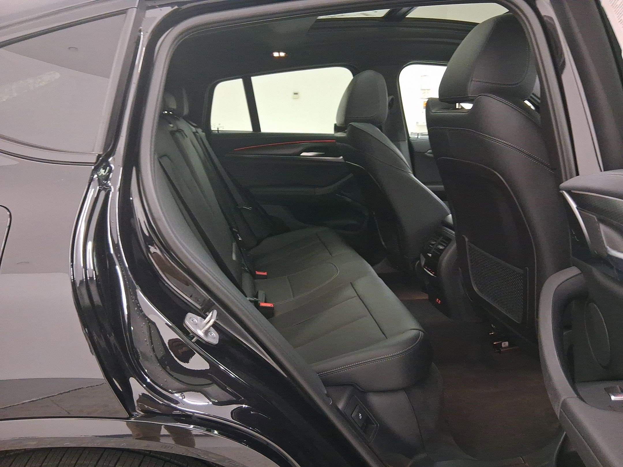 Certified 2023 BMW X4 M40i image 31