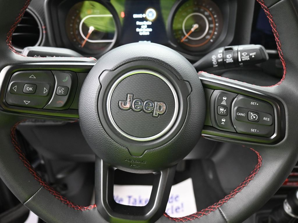 Used 2025 Jeep Wrangler Unlimited Rubicon image 13