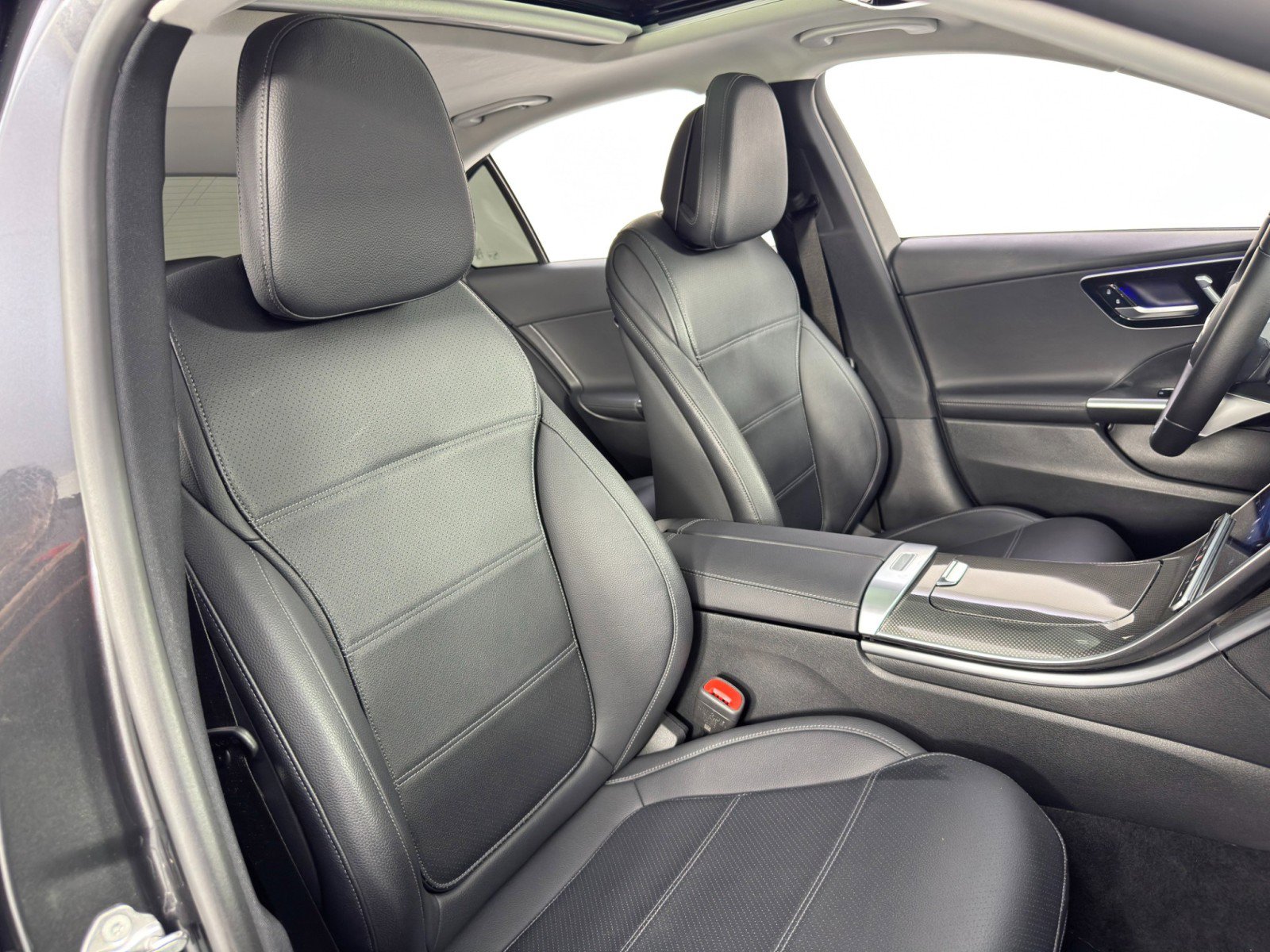 Used 2022 Mercedes-Benz C 300 Sedan image 37