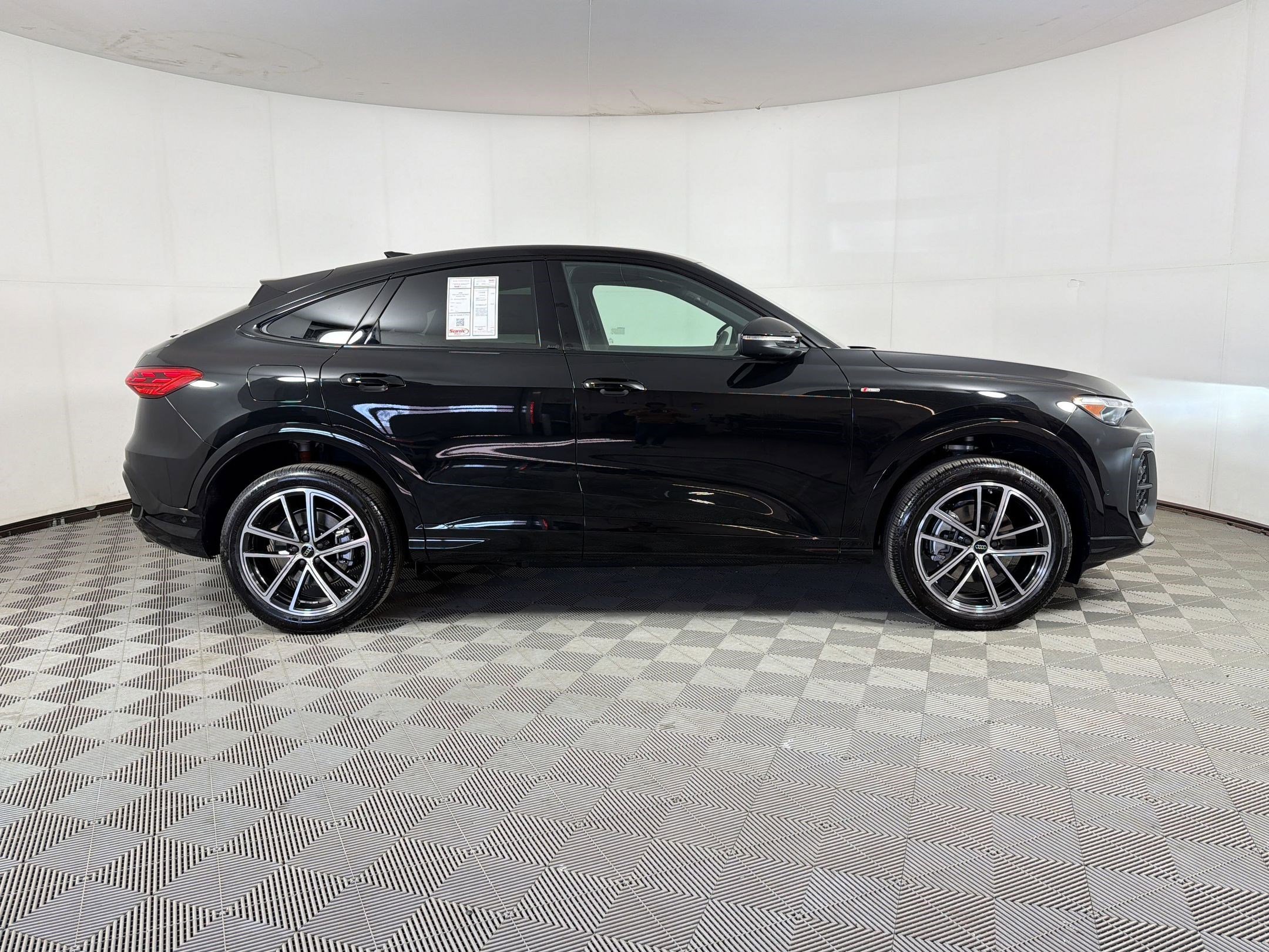 New 2026 Audi Q5 Premium Plus AWD/4WD image 8