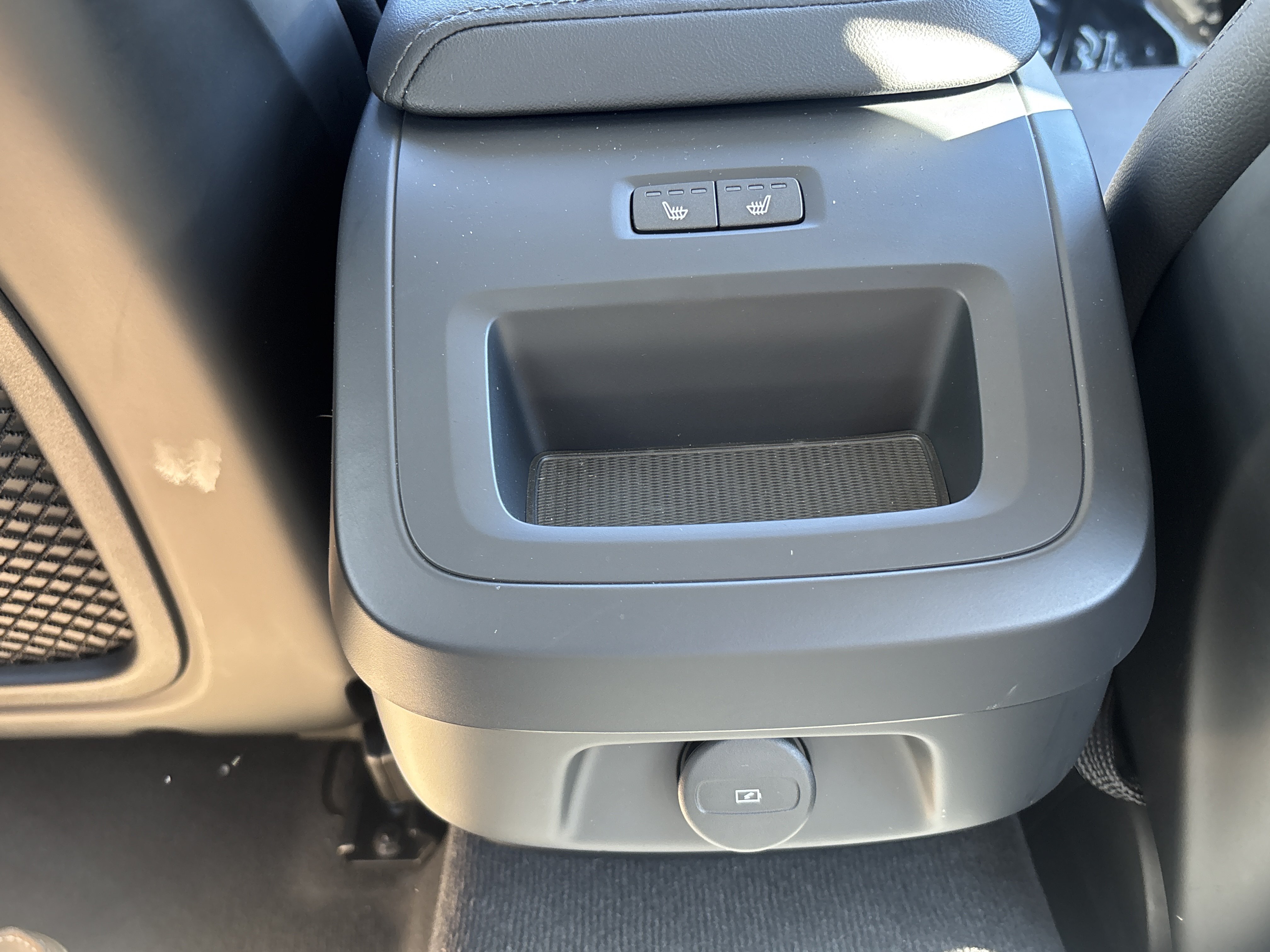 Used 2025 Volvo S60 B5 Core FWD image 14