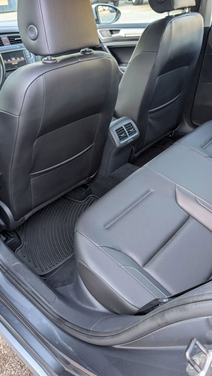 Used 2017 Volkswagen Golf Alltrack SE image 28