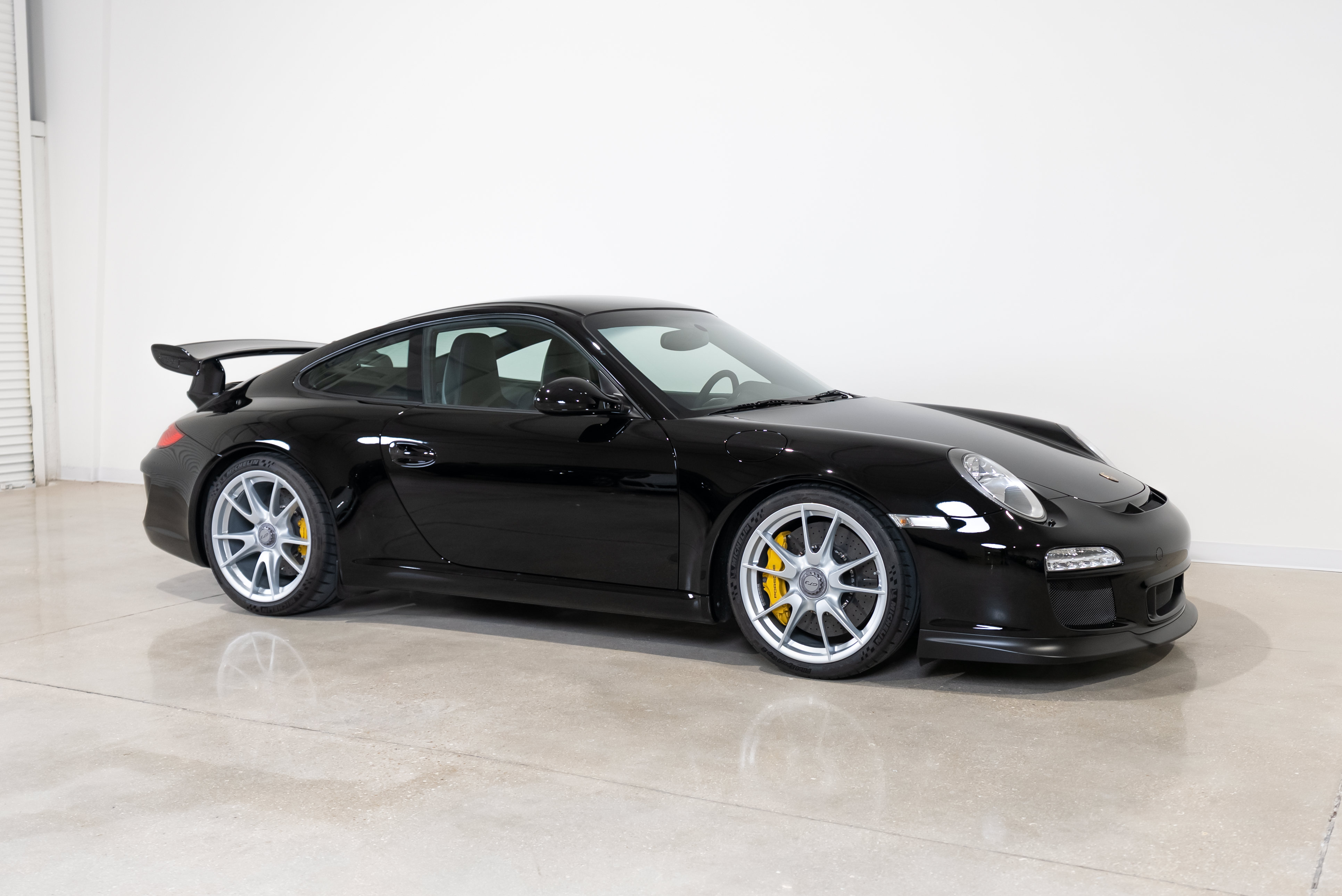 Used 2010 Porsche 911 GT3 RWD image 23