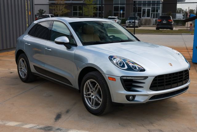 Used 2017 Porsche Macan AWD/4WD image 18